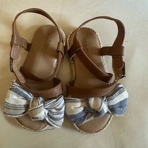Old Navy Tan and Blue Kids Sandals with Striped Bow